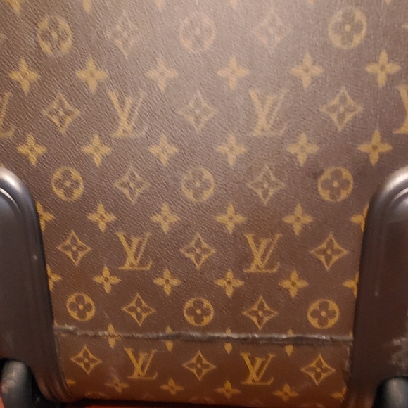 Authentic Louis Vuitton Large Monogram Rolling Duffel (Eole) - Picture 7 of 16